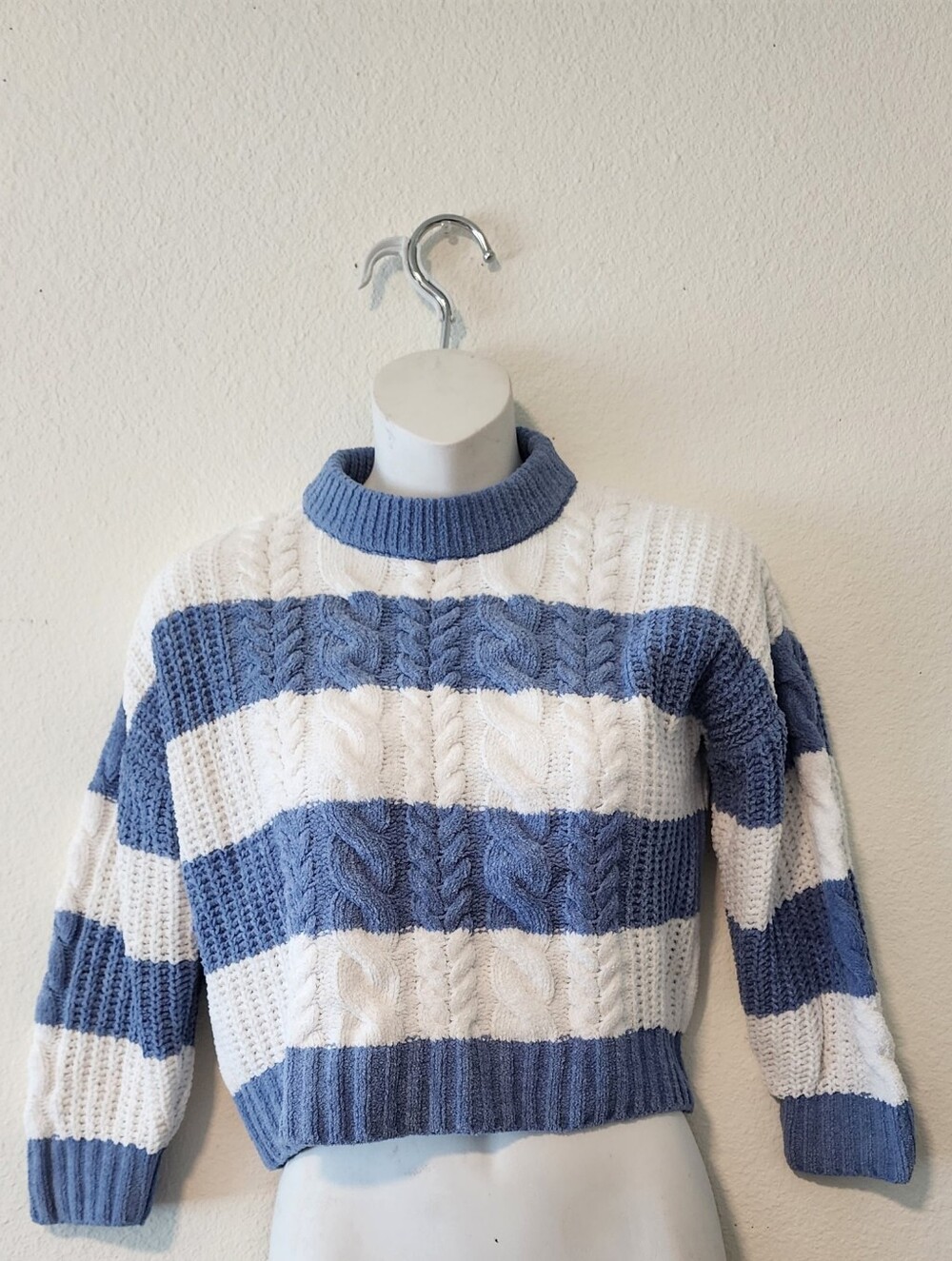 Abercrombie Kids Girls Blue White Striped Chenille Cable Knit Sweater Size 7/8